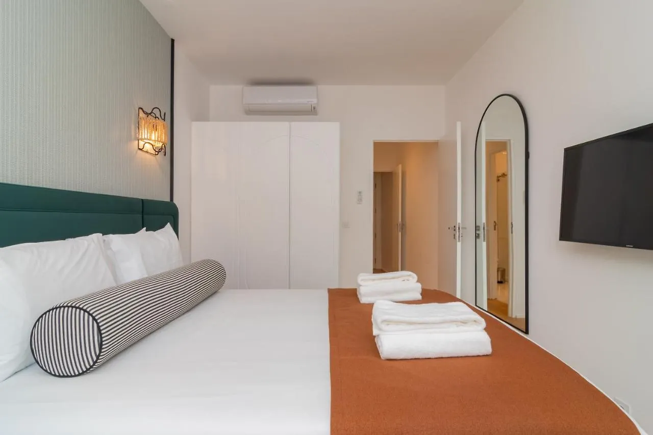 Ferienwohnung Ando Living - Santa Justa 77 House Lissabon